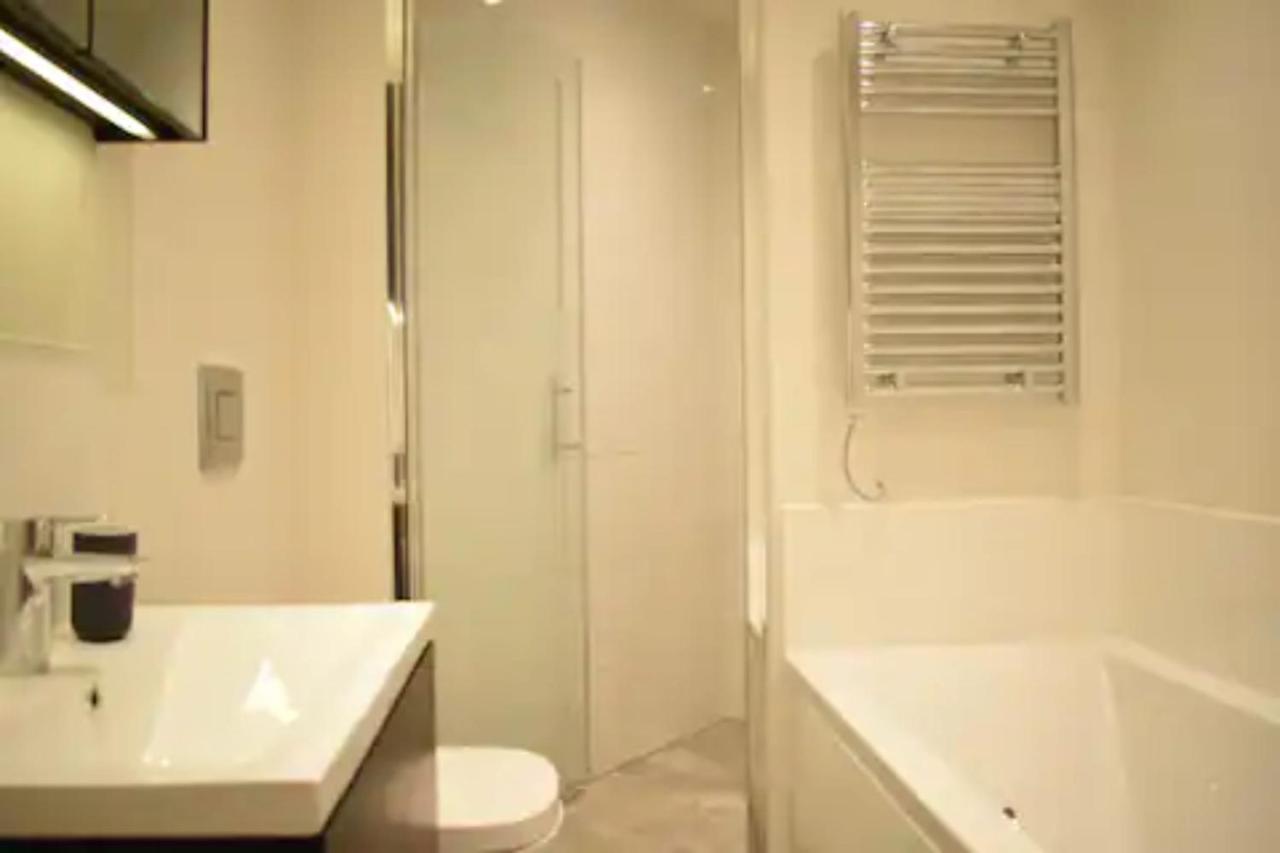 Spacious And Modern Apartment In Pimlico ロンドン エクステリア 写真