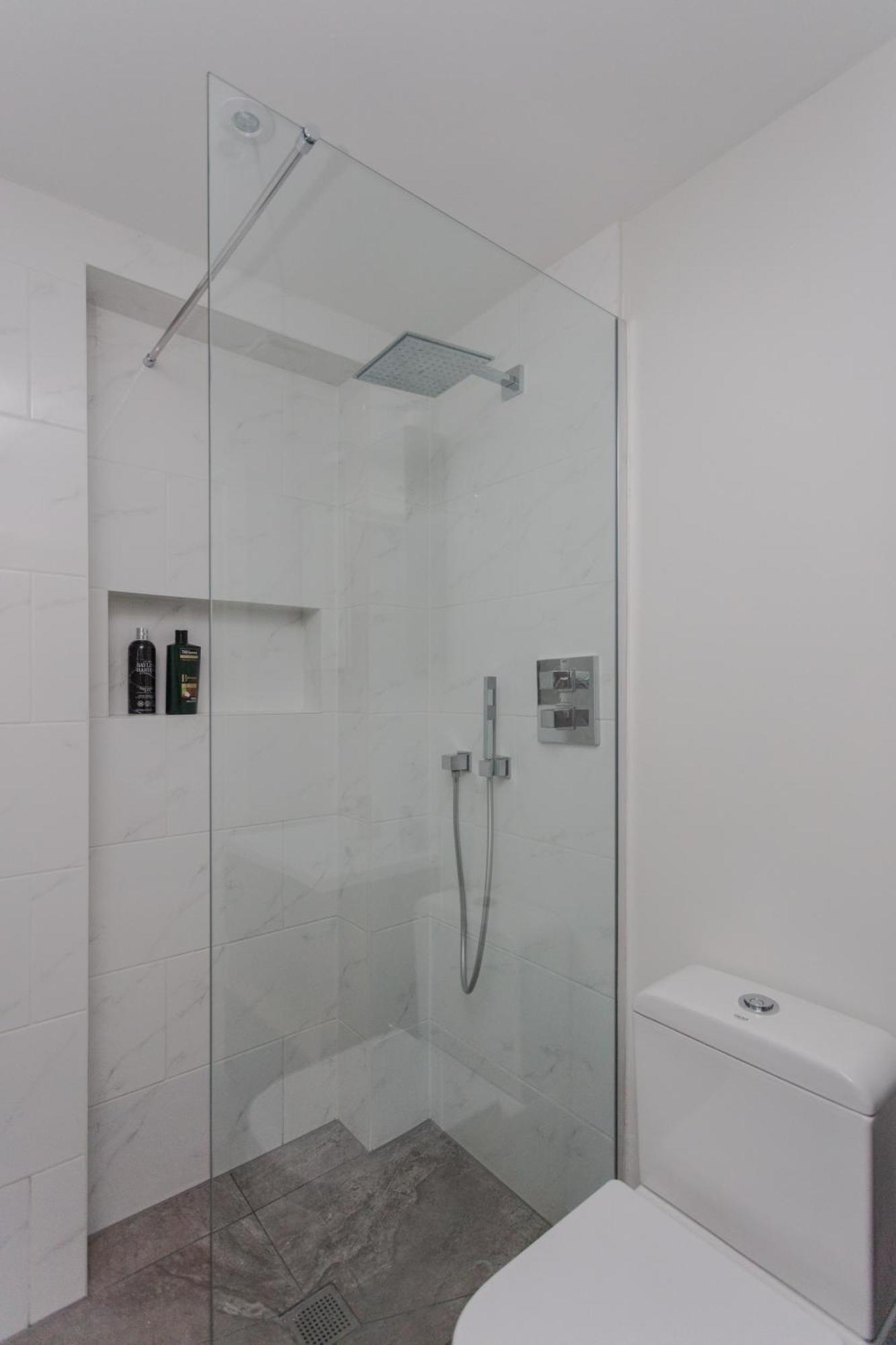 Spacious And Modern Apartment In Pimlico ロンドン エクステリア 写真