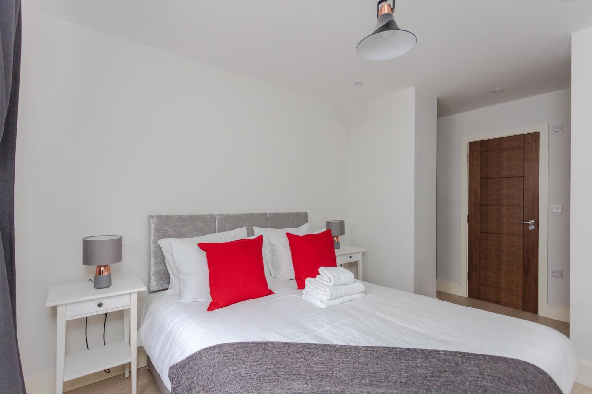 Spacious And Modern Apartment In Pimlico ロンドン エクステリア 写真